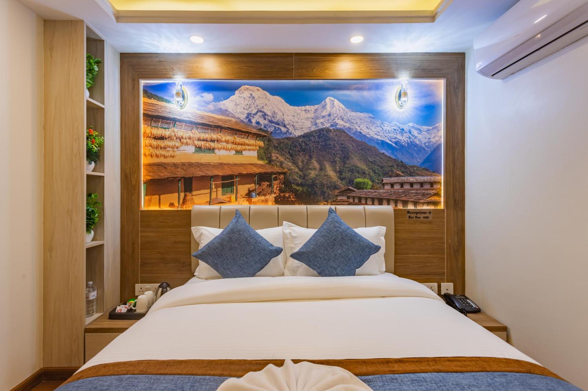 Airport Diana Hotel Kathmandu Esterno foto