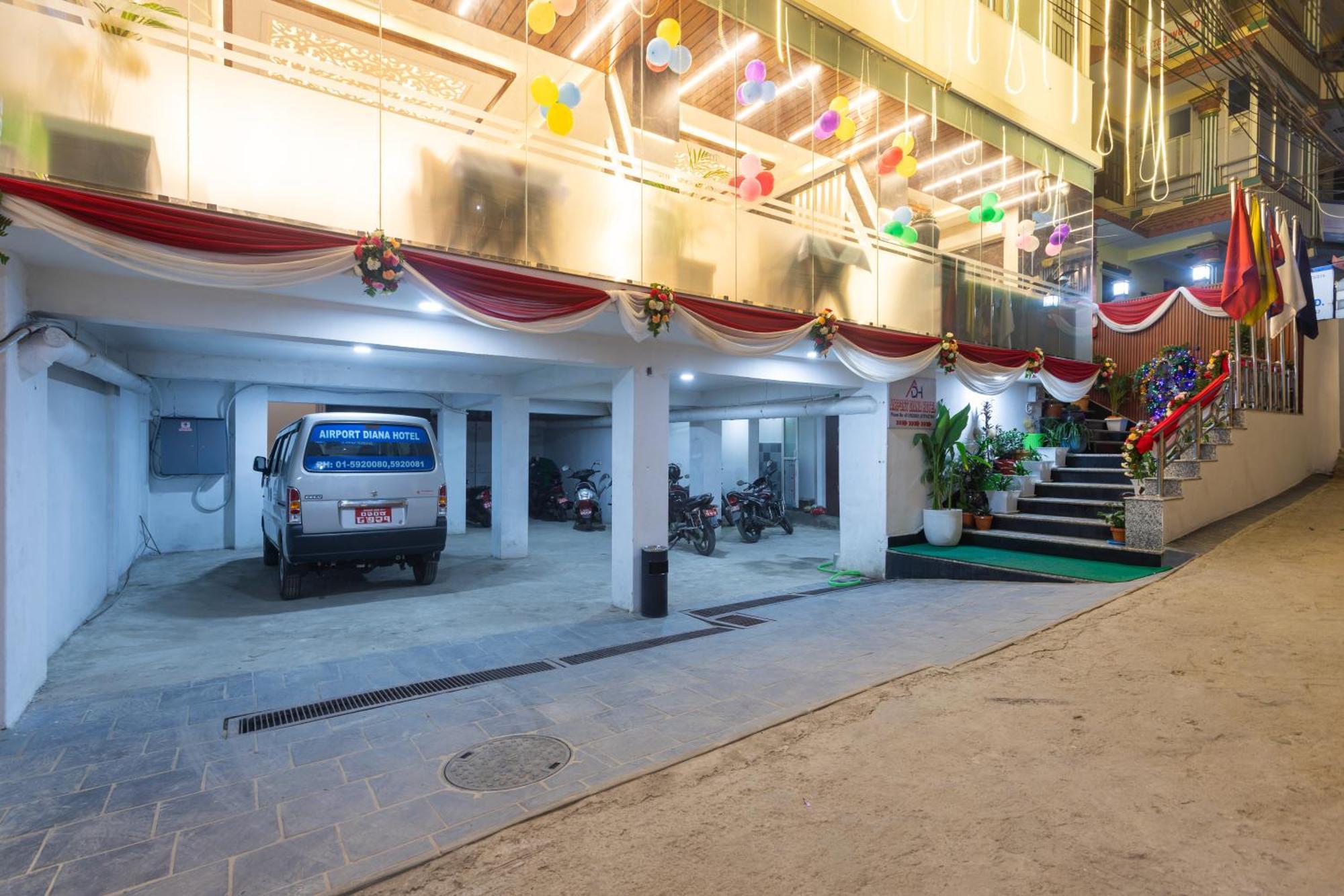Airport Diana Hotel Kathmandu Esterno foto